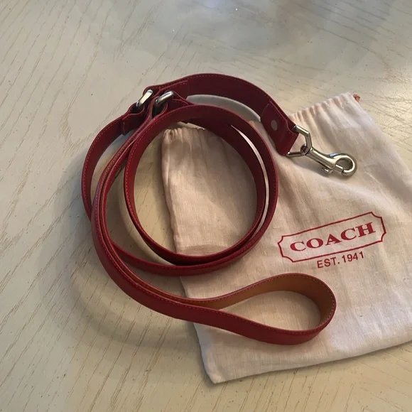 Dog leash Coach Dog leash Like new deep red color very classic - Picture 3 of 8
